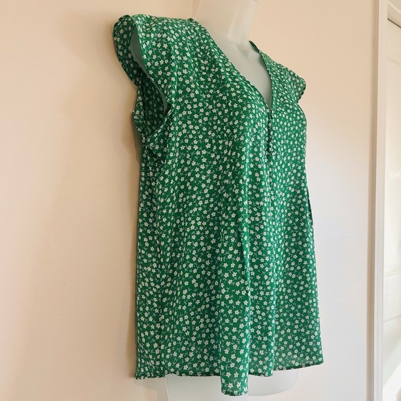 Floral Green Blouse Sz S Short Flutter Sleeve V Neck Popover Maison d' Amelie - Picture 2 of 12